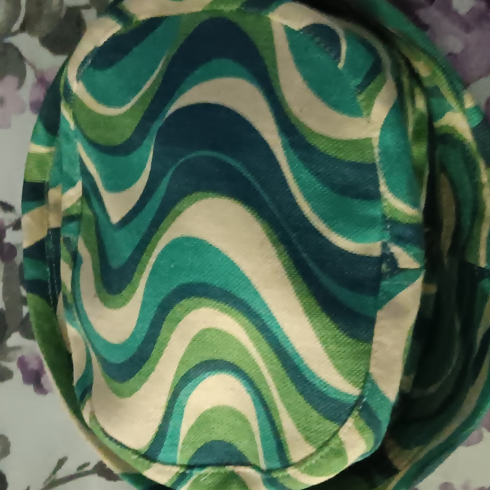 Betmar Green and Cream Wave Pattern Hat